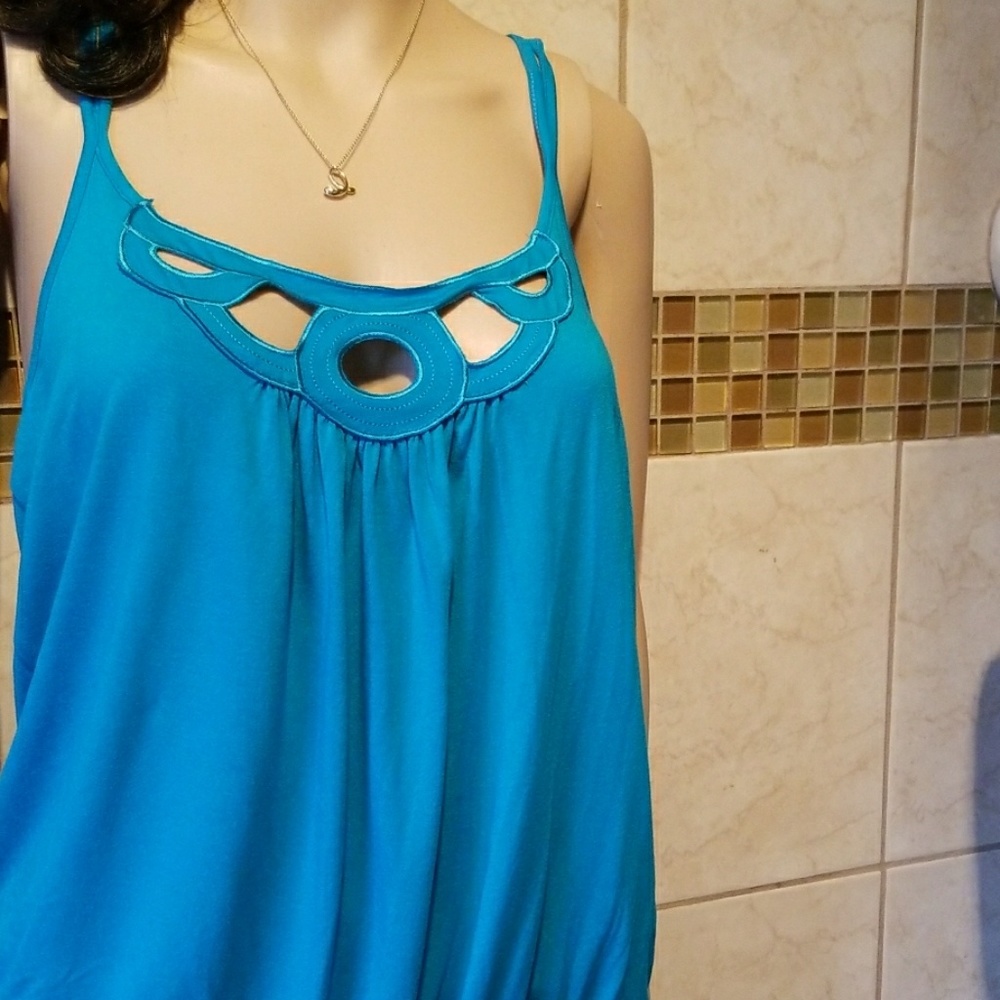Turquoise top - Picture 5 of 6
